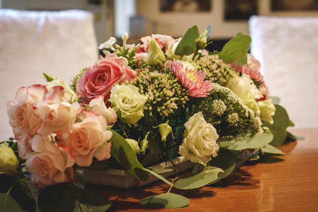 Sprayrose Rose Sedum Lisianthus