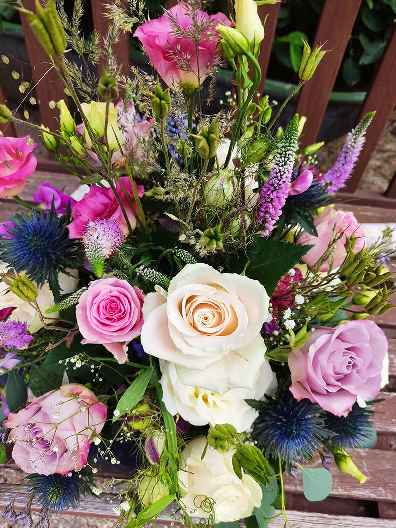 Rose,Wicke,Lisianthus,Distel,Nigella,Zittergras